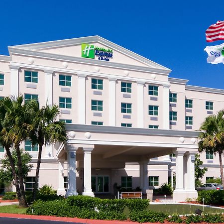 Holiday Inn Express & Suites Miami Kendall By Ihg Country Walk Bagian luar foto