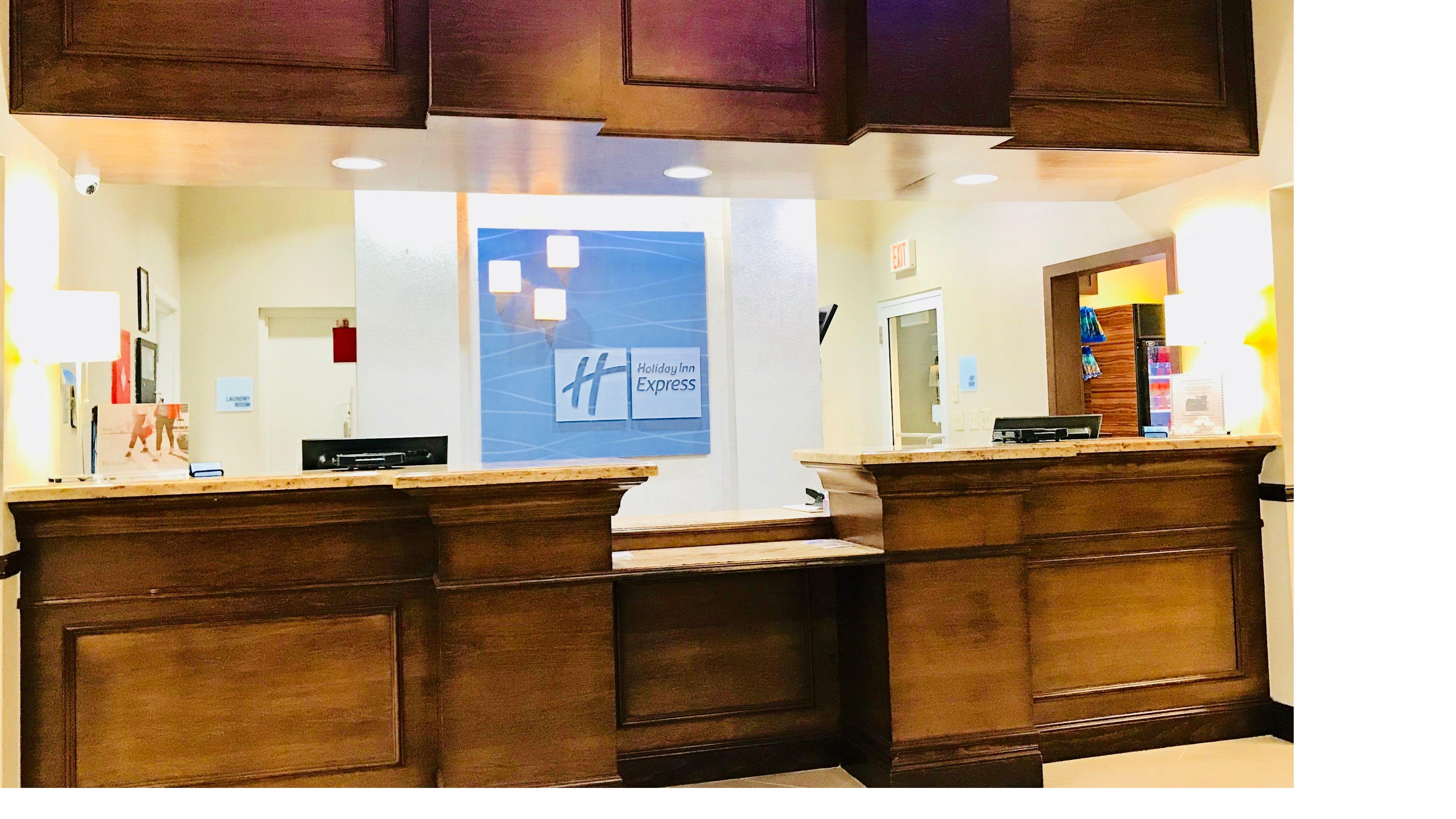 Holiday Inn Express & Suites Miami Kendall By Ihg Country Walk Bagian luar foto