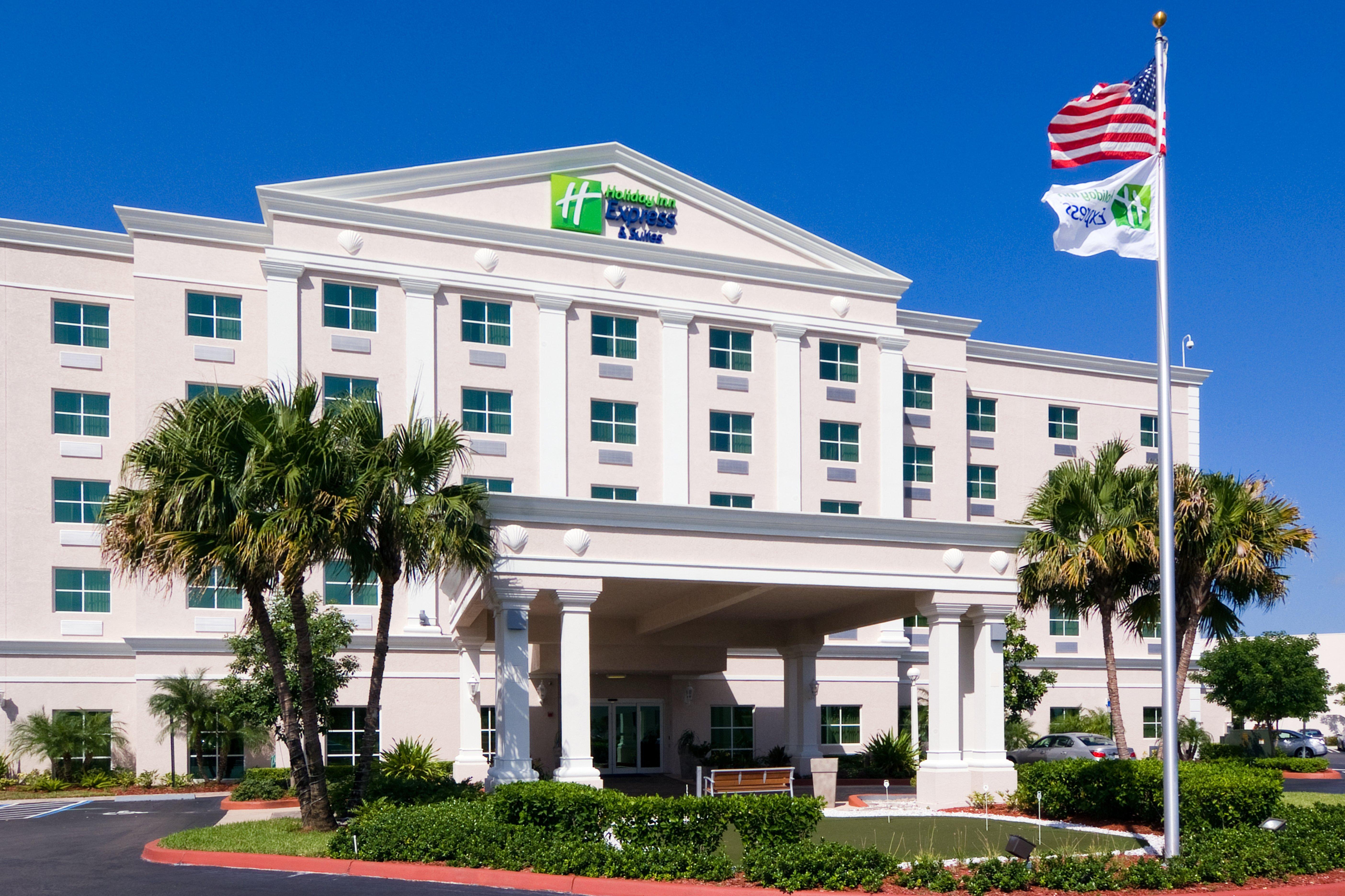 Holiday Inn Express & Suites Miami Kendall By Ihg Country Walk Bagian luar foto