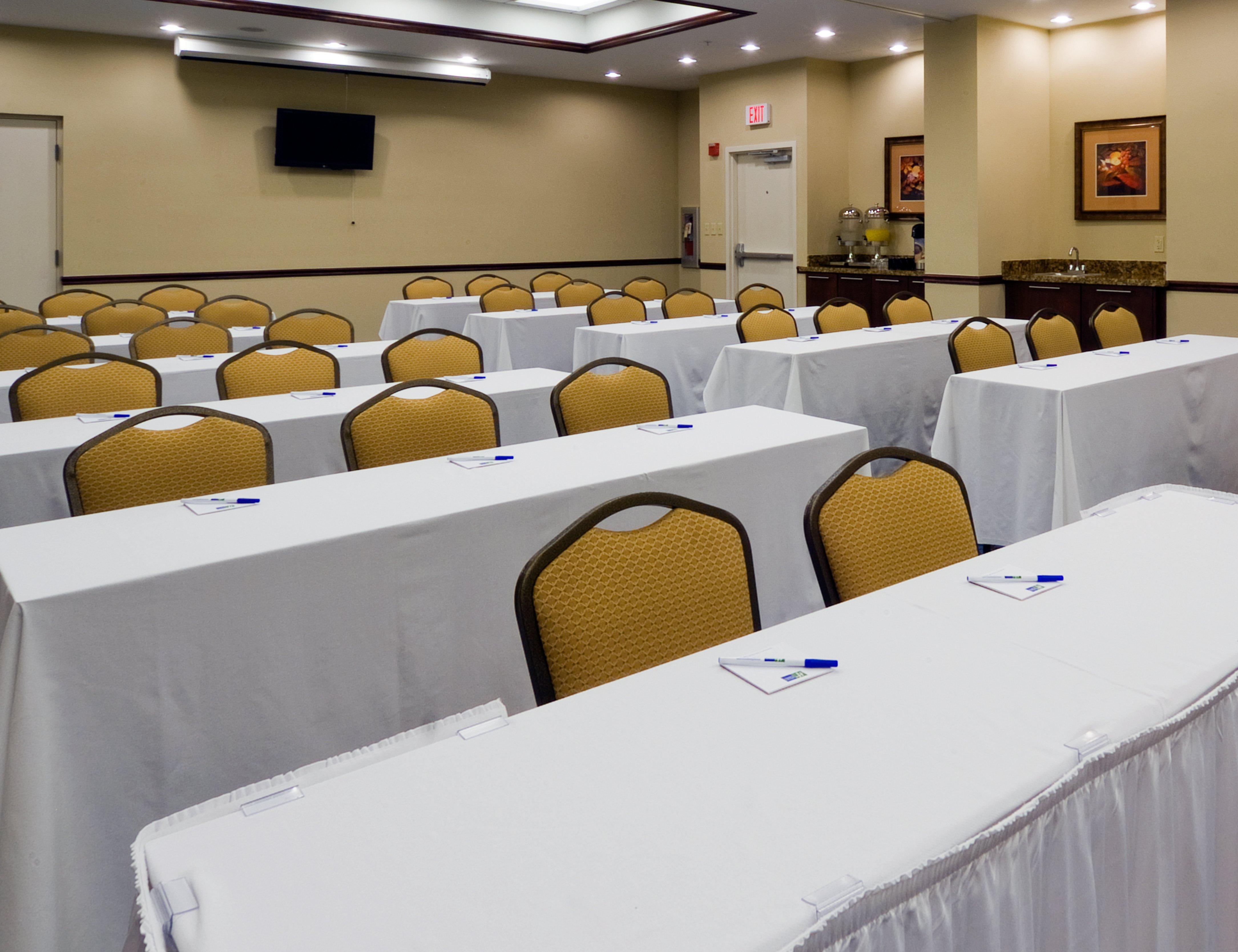 Holiday Inn Express & Suites Miami Kendall By Ihg Country Walk Bagian luar foto