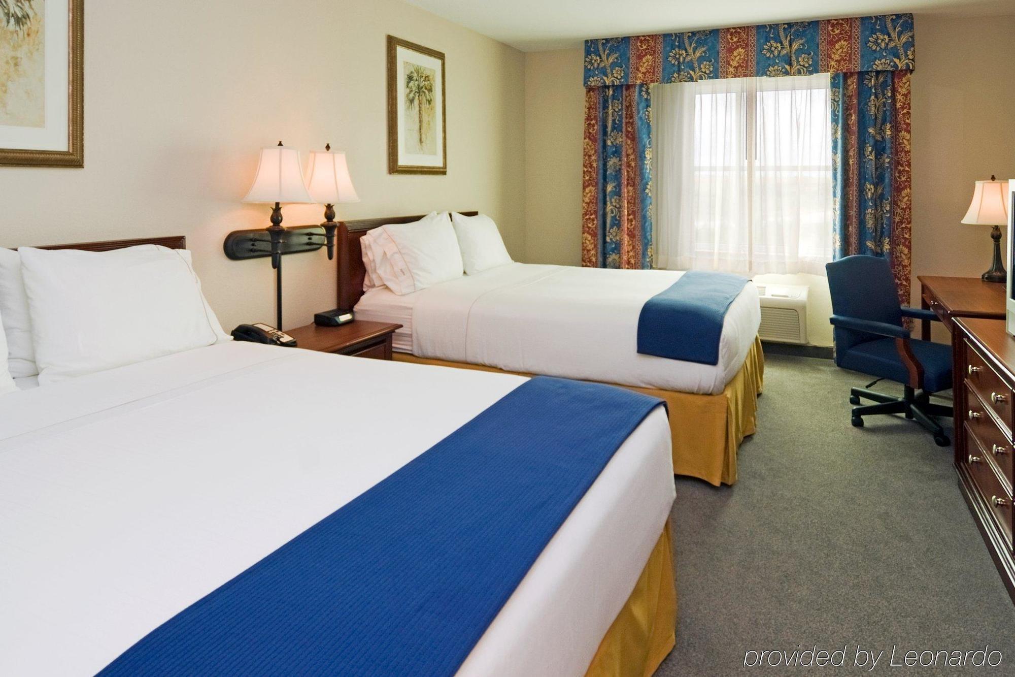 Holiday Inn Express & Suites Miami Kendall By Ihg Country Walk Ruang foto