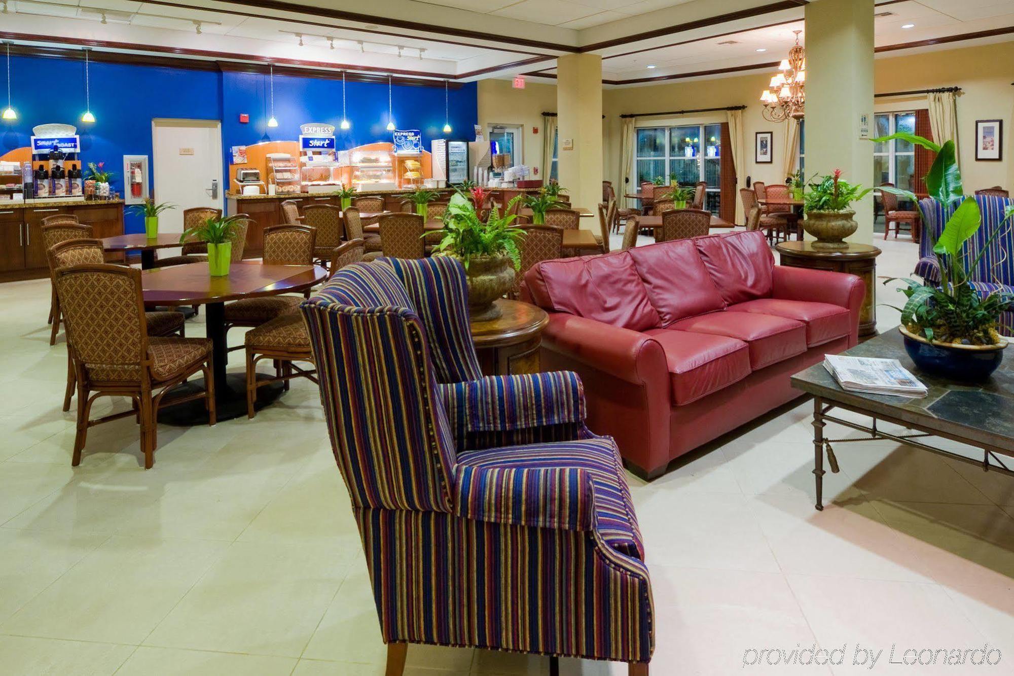 Holiday Inn Express & Suites Miami Kendall By Ihg Country Walk Bagian luar foto