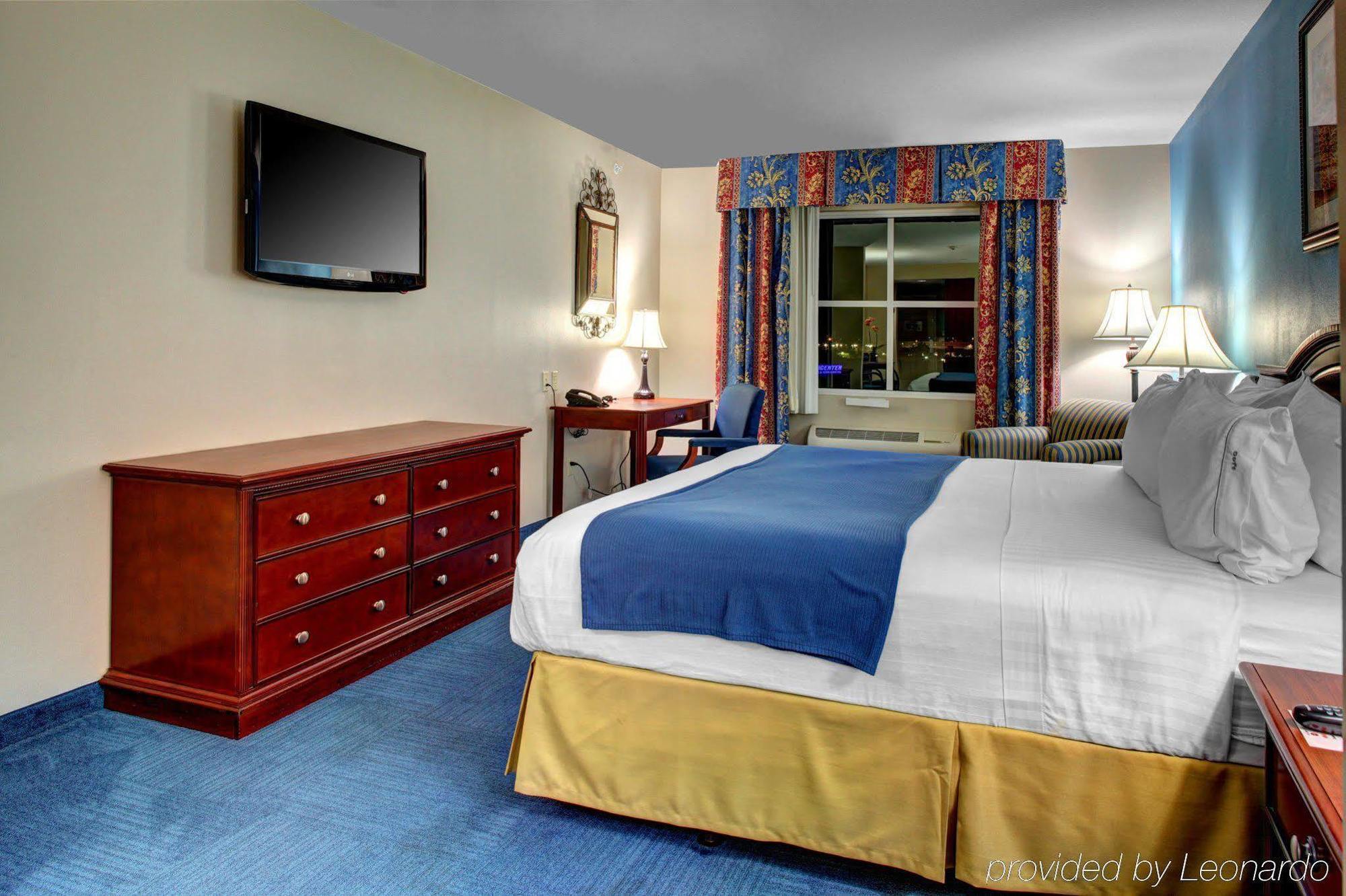 Holiday Inn Express & Suites Miami Kendall By Ihg Country Walk Bagian luar foto