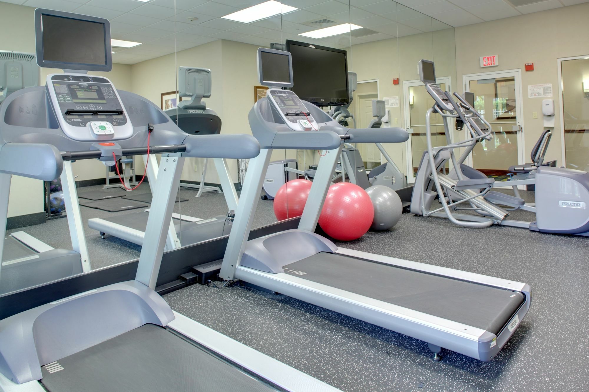 Holiday Inn Express & Suites Miami Kendall By Ihg Country Walk Bagian luar foto