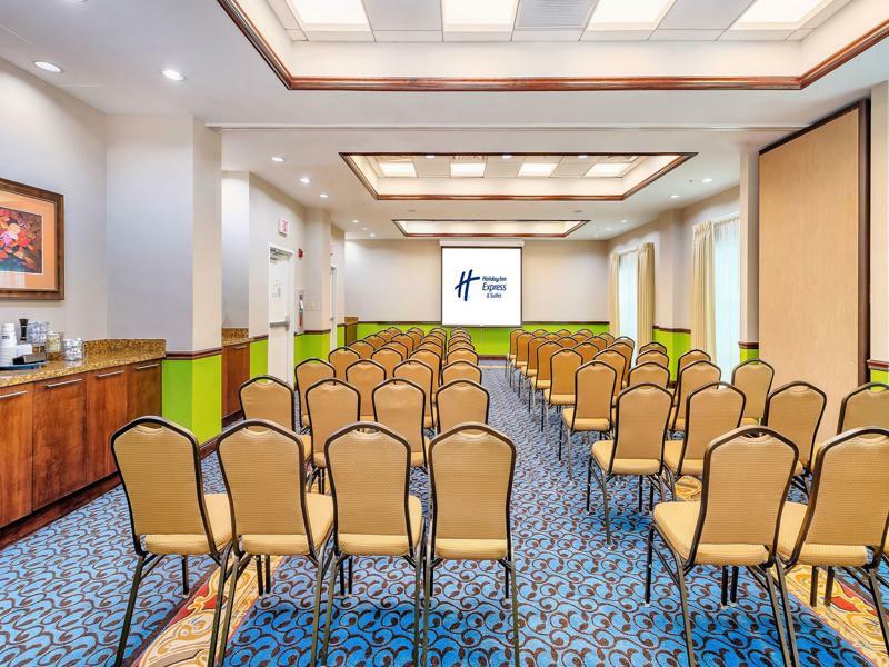 Holiday Inn Express & Suites Miami Kendall By Ihg Country Walk Bagian luar foto